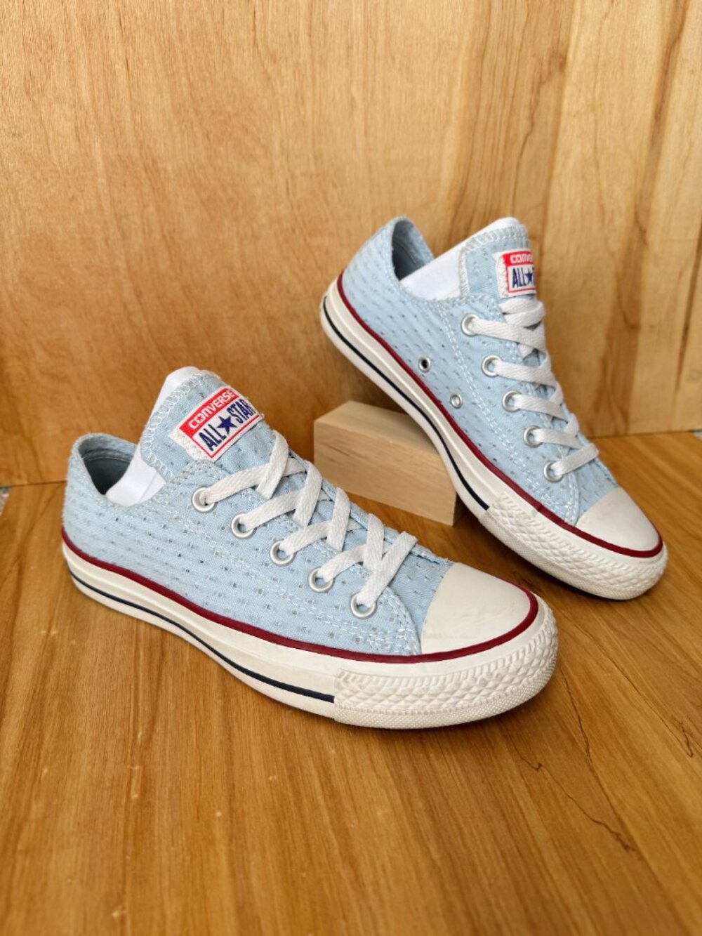 Converse Chuck Taylor Ox Eyelet Canvas Sneakers - Picture 3 of 15